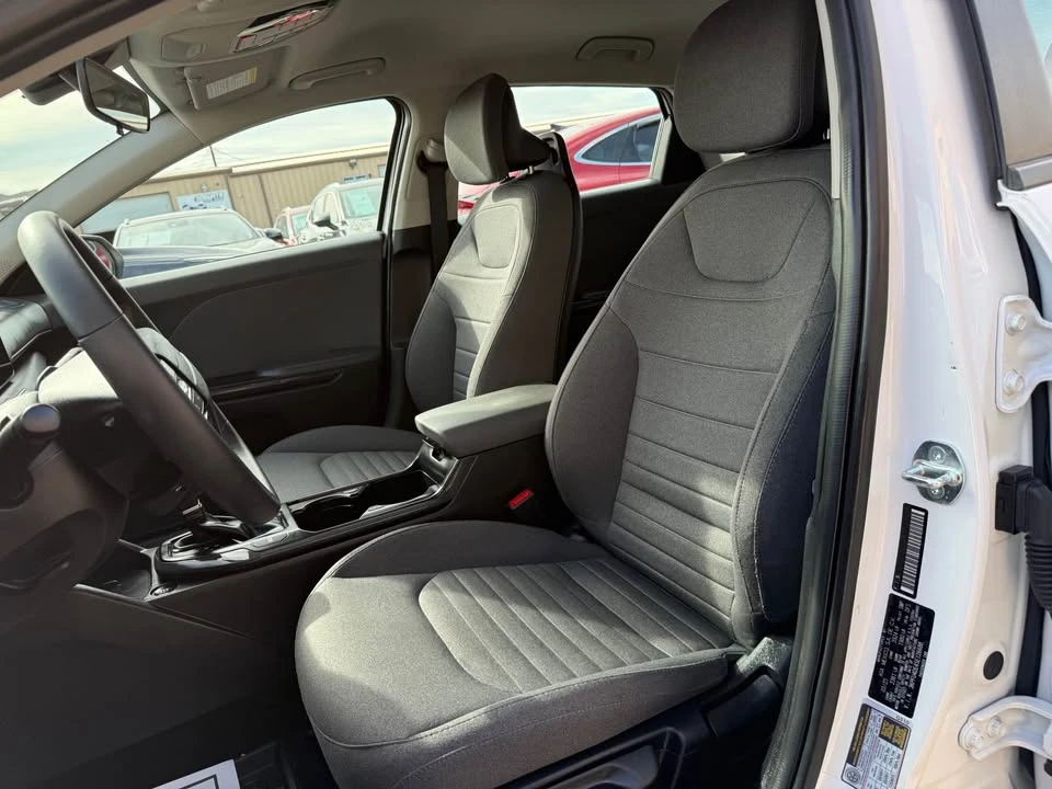 2025 Kia K4 - Image 7 of 15