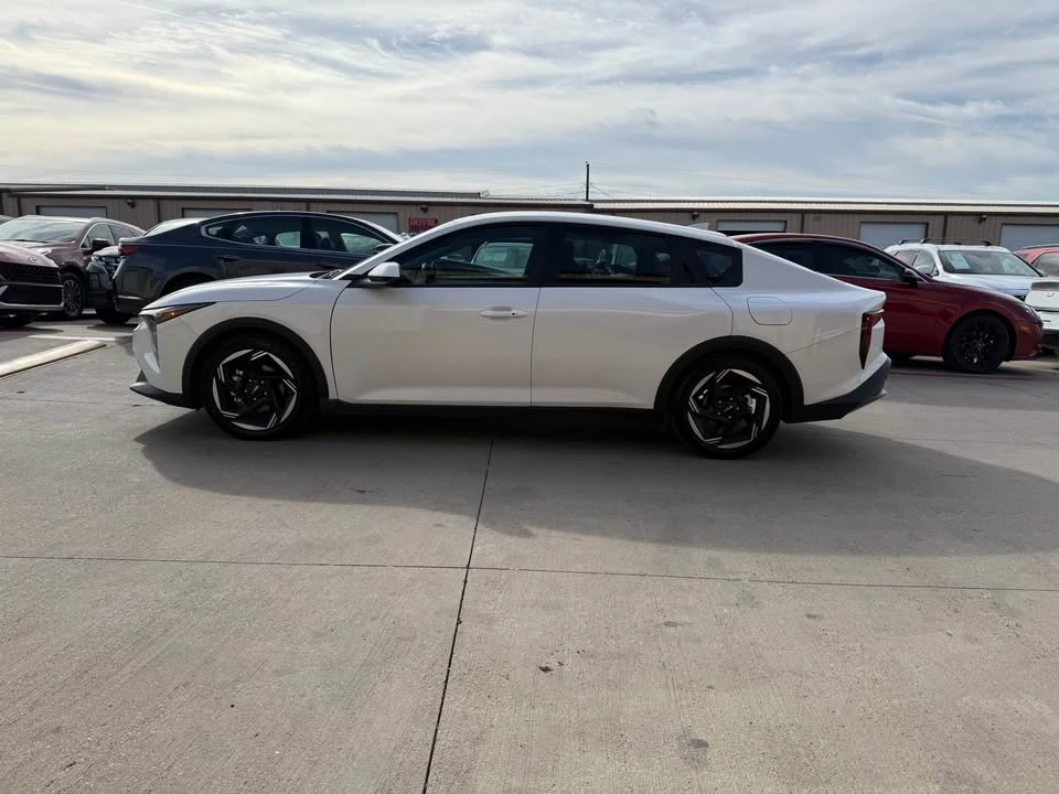 2025 Kia K4 - Image 4 of 15
