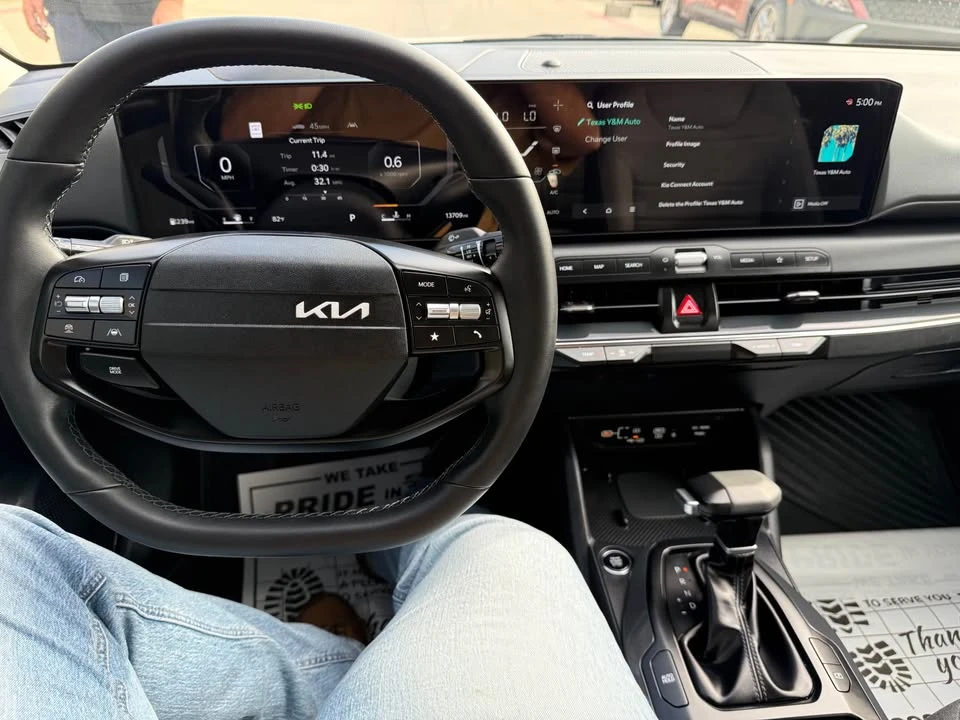 2025 Kia K4 - Image 12 of 15