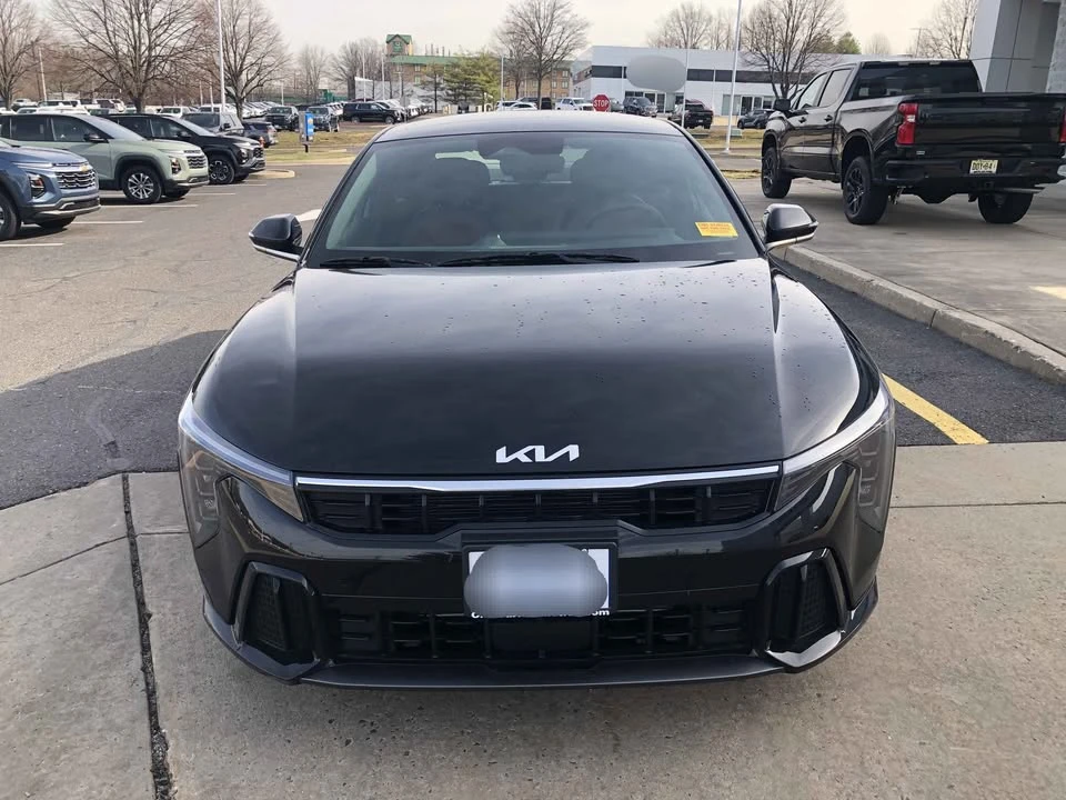 2025 Kia K4 - Image 2 of 11