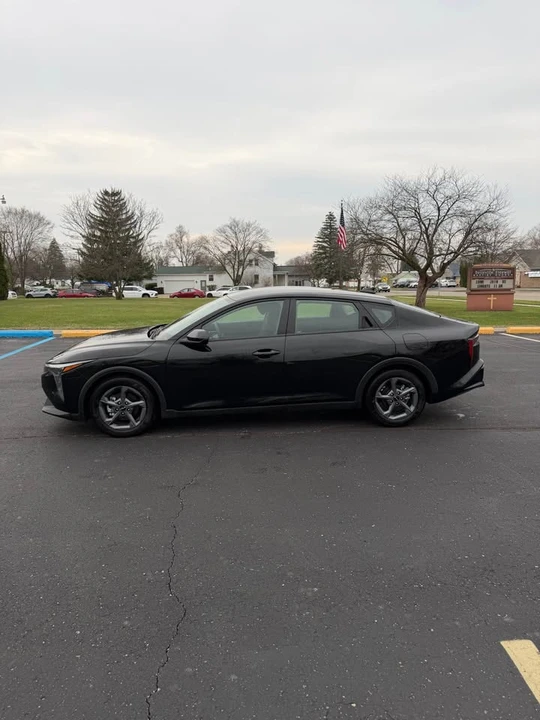 2025 Kia K4 - Image 3 of 18