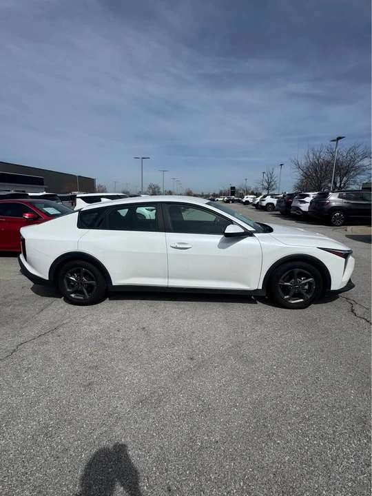 2025 Kia K4 - Image 6 of 15