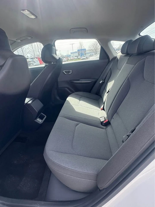 2025 Kia K4 - Image 8 of 15