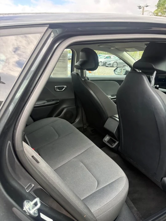 2025 Kia K4 - Image 3 of 8