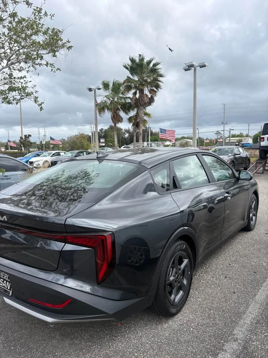 2025 Kia K4 - Image 5 of 8