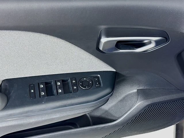 2025 Kia K4 - Image 17 of 20