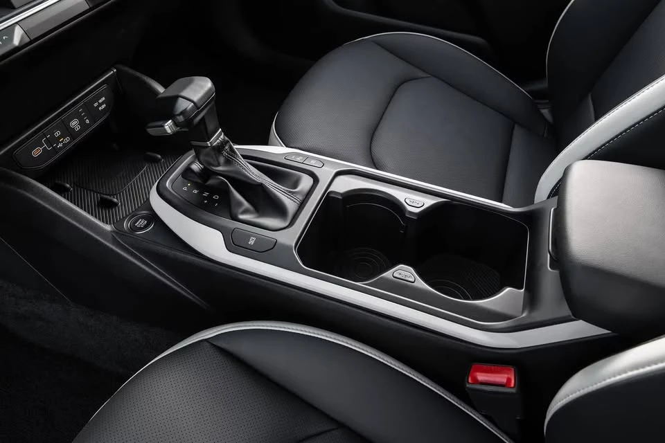 2025 Kia K4 - Image 4 of 5