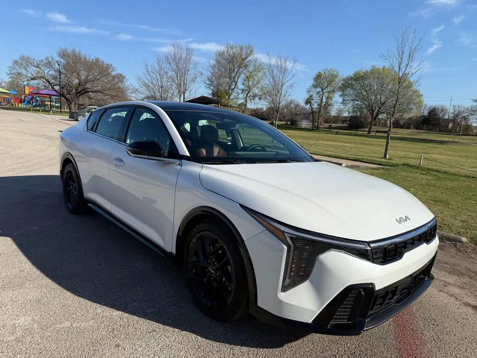 2025 Kia K4 - Image 3 of 11