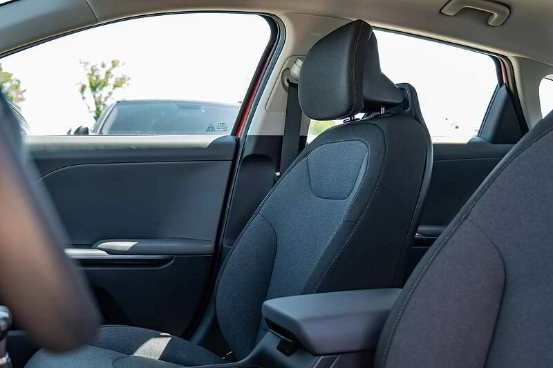 2025 Kia K4 - Image 10 of 13