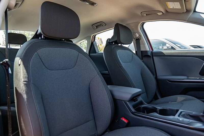 2025 Kia K4 - Image 5 of 13