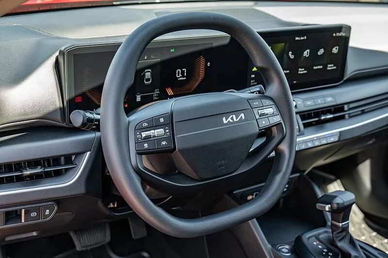 2025 Kia K4 - Image 9 of 13