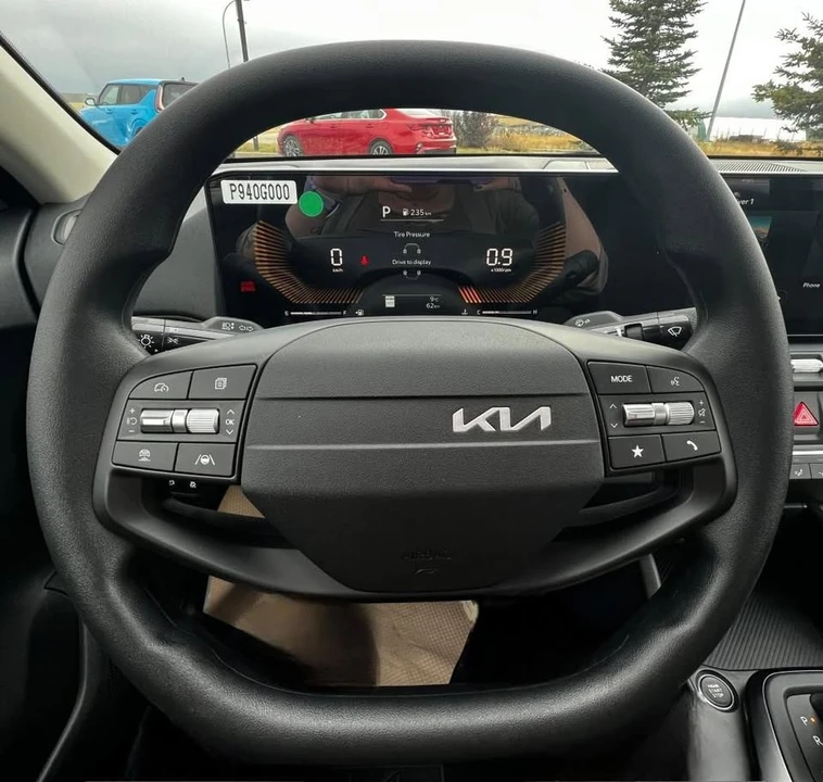 2025 Kia K4 - Image 9 of 20