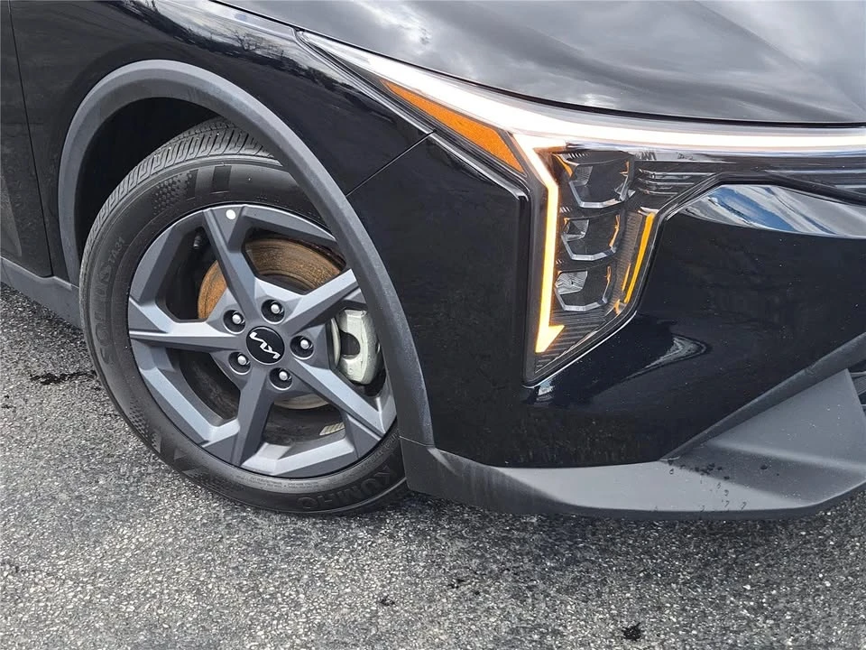 2025 Kia K4 - Image 2 of 20