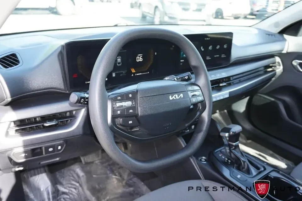2025 Kia K4 - Image 7 of 14