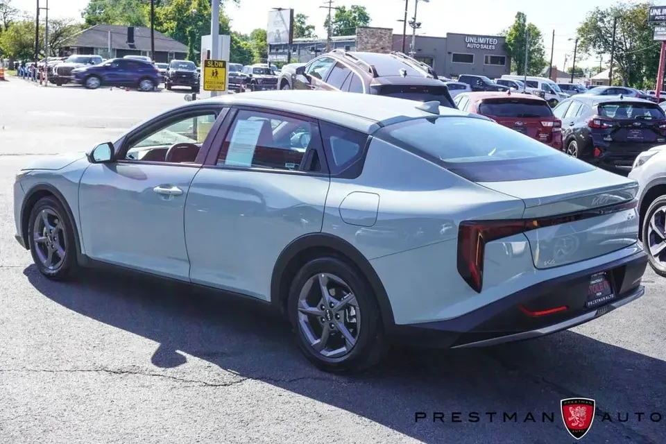 2025 Kia K4 - Image 12 of 14