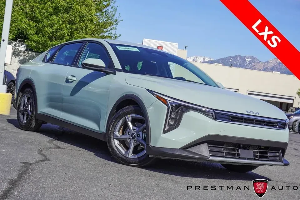 2025 Kia K4 - Image 11 of 14