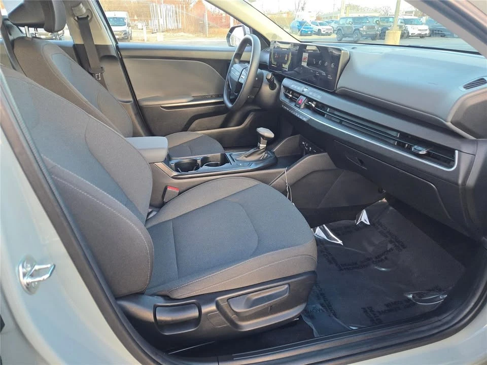 2025 Kia K4 - Image 6 of 19