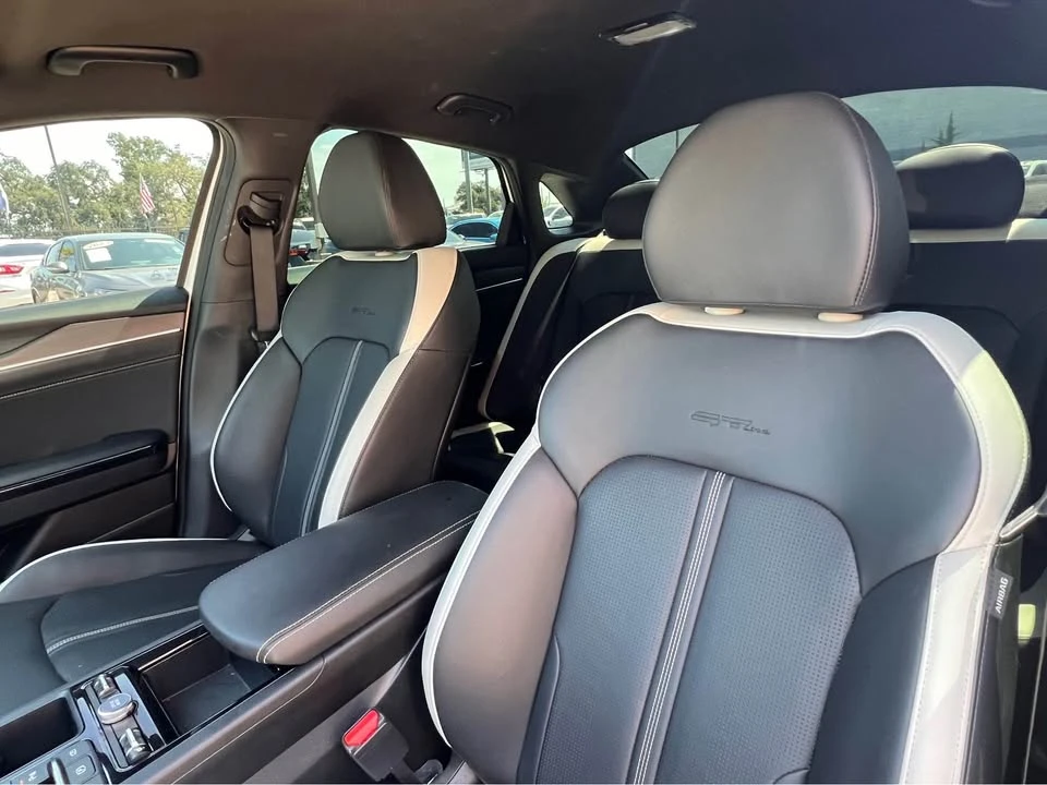 2025 Kia Optima/K5 - Image 2 of 8
