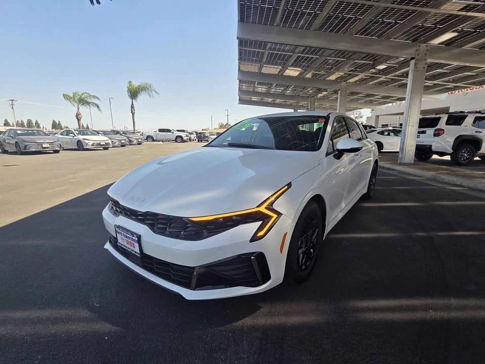 2025 Kia Optima/K5 - Image 2 of 9