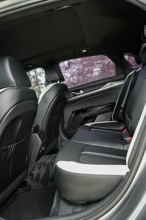 2025 Kia Optima/K5 - Image 10 of 10
