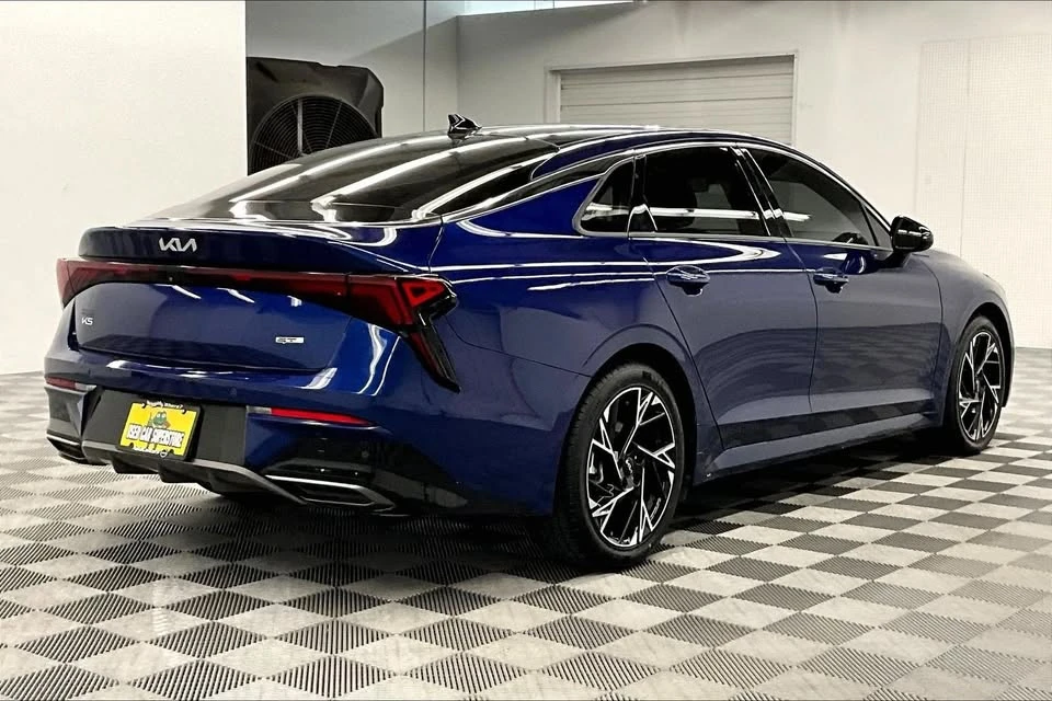 2025 Kia Optima/K5 - Image 2 of 9