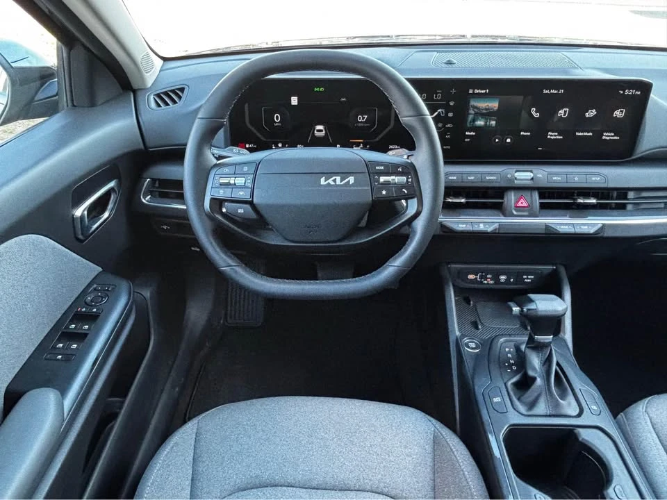 2025 Kia K4 - Image 13 of 19