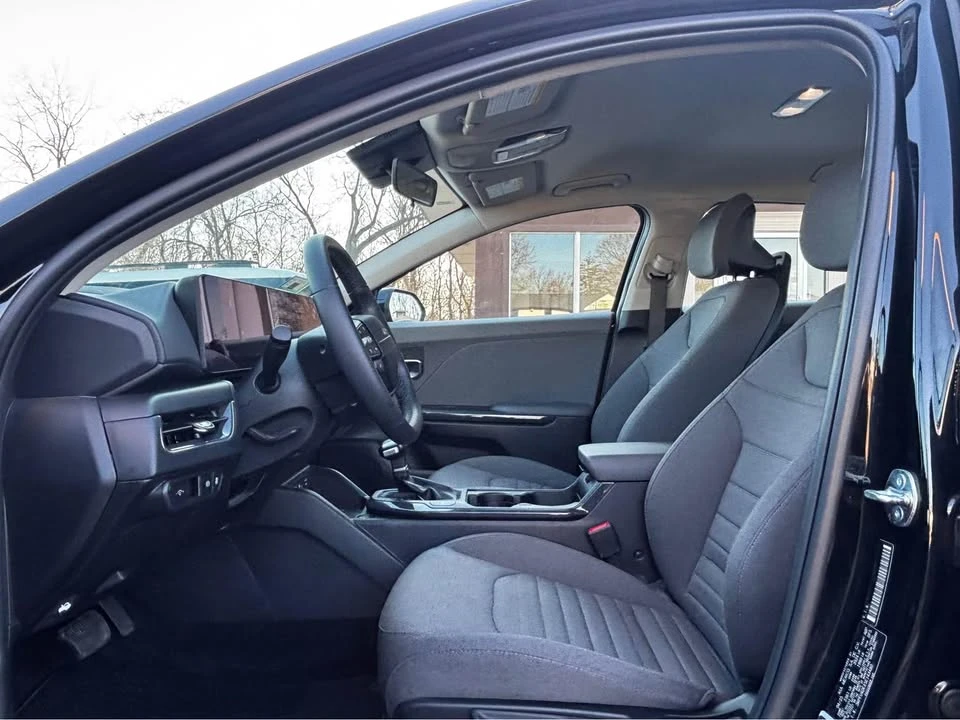 2025 Kia K4 - Image 9 of 19