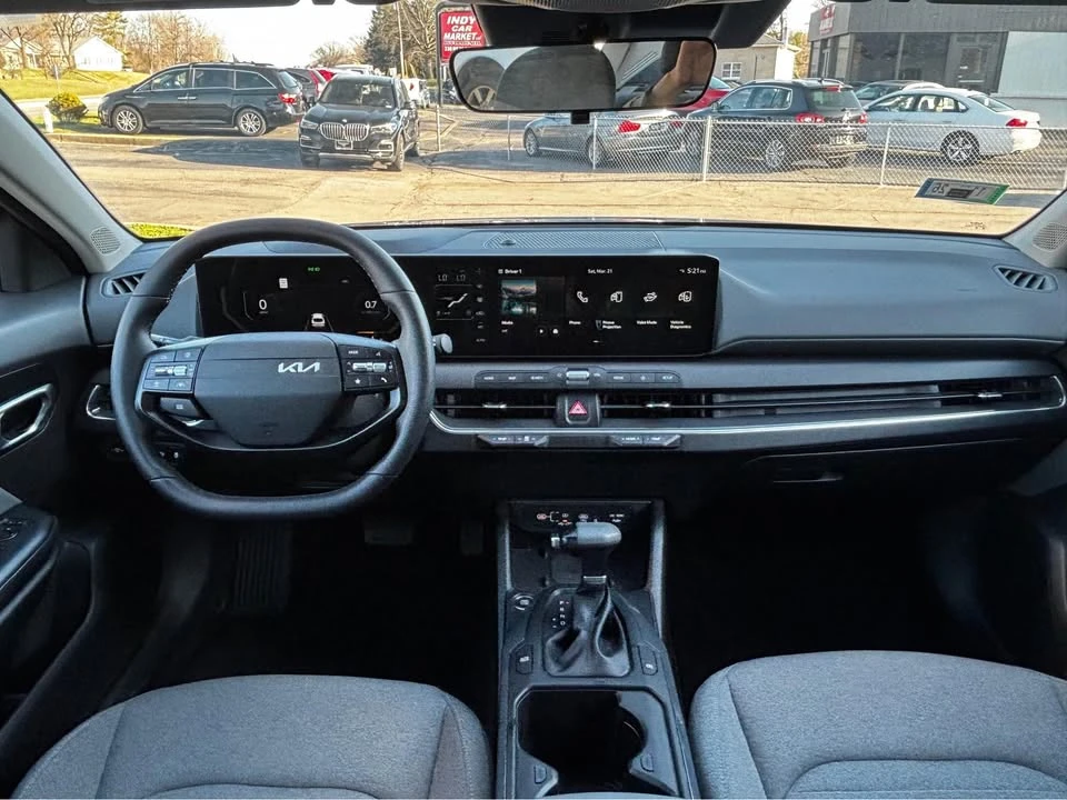 2025 Kia K4 - Image 15 of 19