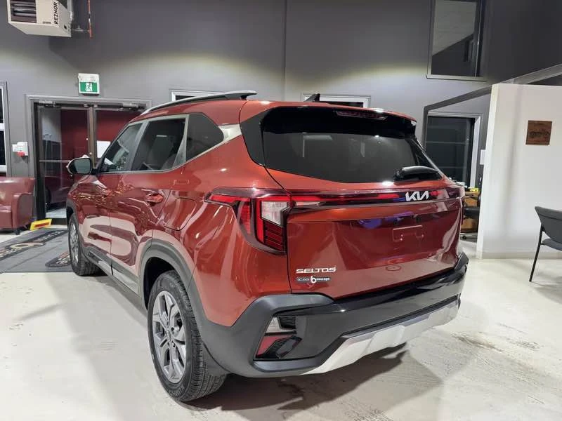2025 Kia Seltos - Image 2 of 13