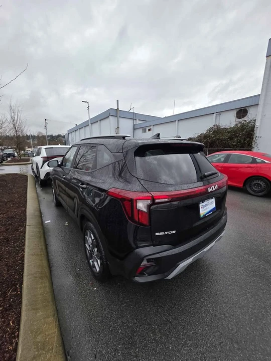 2025 Kia Seltos - Image 4 of 13