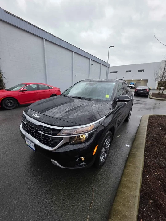 2025 Kia Seltos - Image 3 of 13