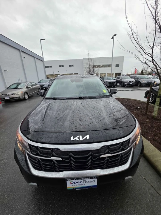 2025 Kia Seltos - Image 2 of 13