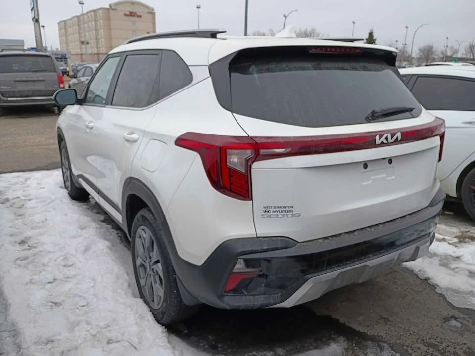 2025 Kia Seltos - Image 8 of 16