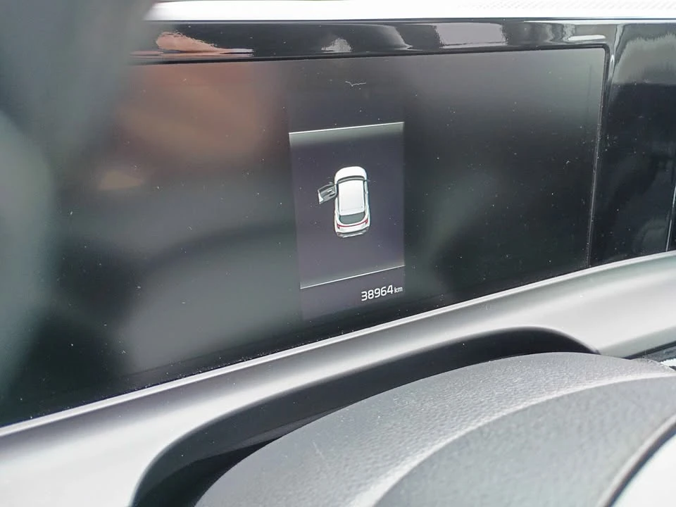 2025 Kia Seltos - Image 12 of 16