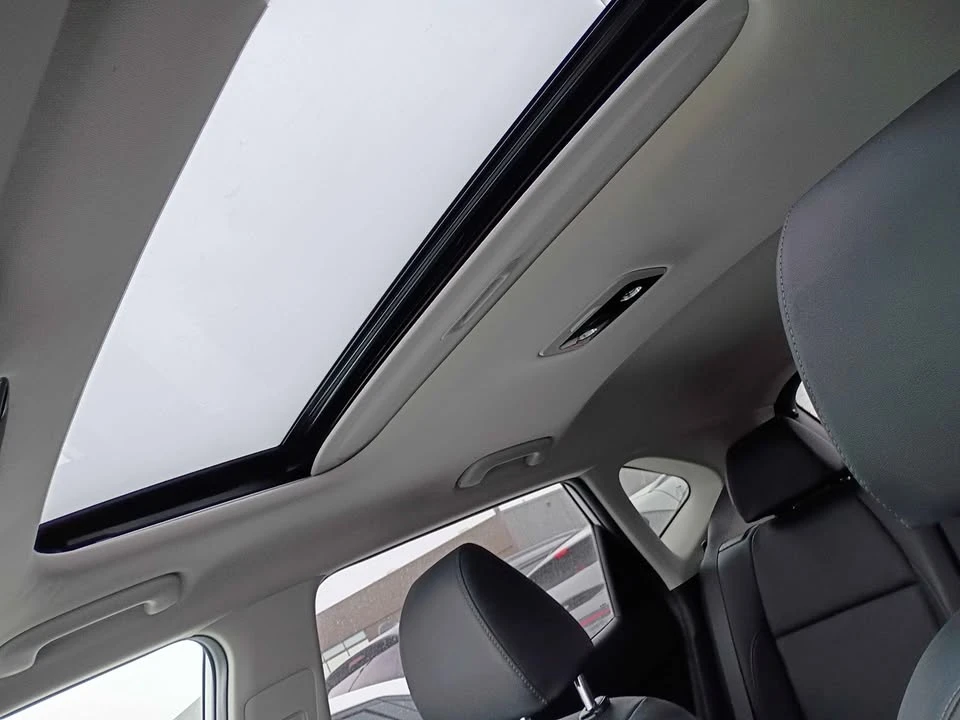 2025 Kia Seltos - Image 15 of 16