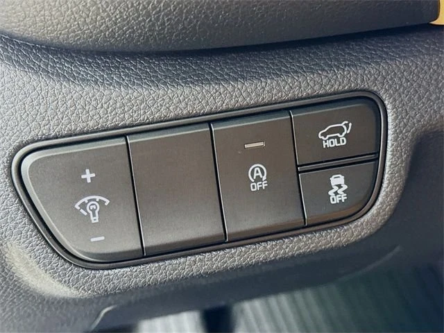 2025 Kia Seltos - Image 10 of 19