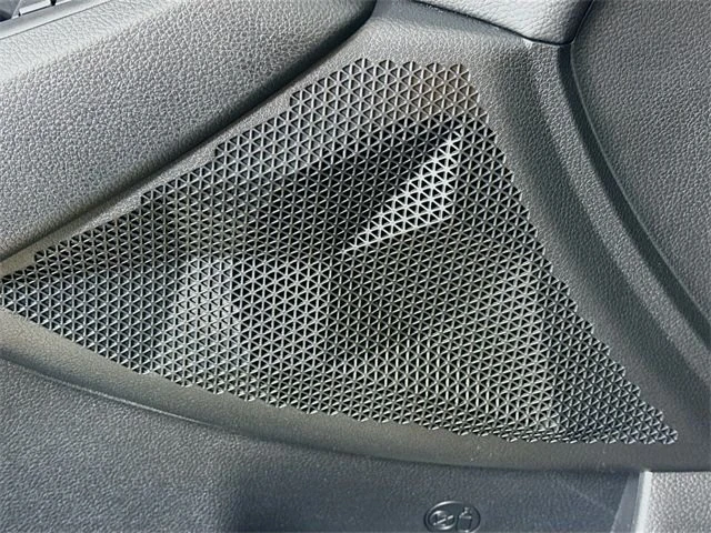 2025 Kia Seltos - Image 18 of 19