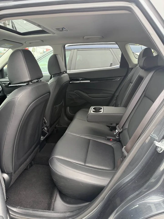 2025 Kia Seltos - Image 6 of 13