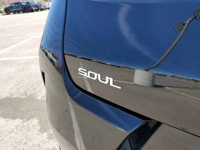 2025 Kia Soul - Image 8 of 20