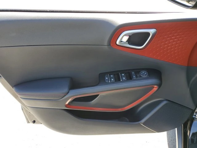 2025 Kia Soul - Image 15 of 20