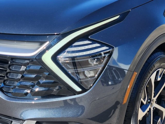 2025 Kia Sportage - Image 8 of 20