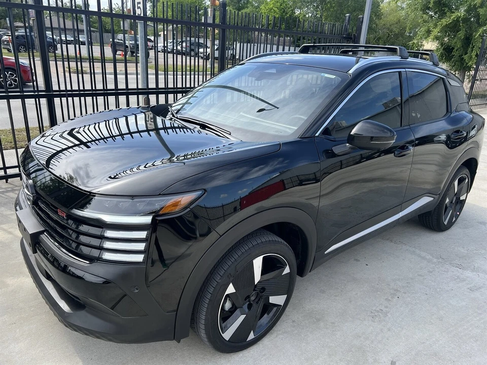 2025 Nissan Kicks - Image 8 of 24