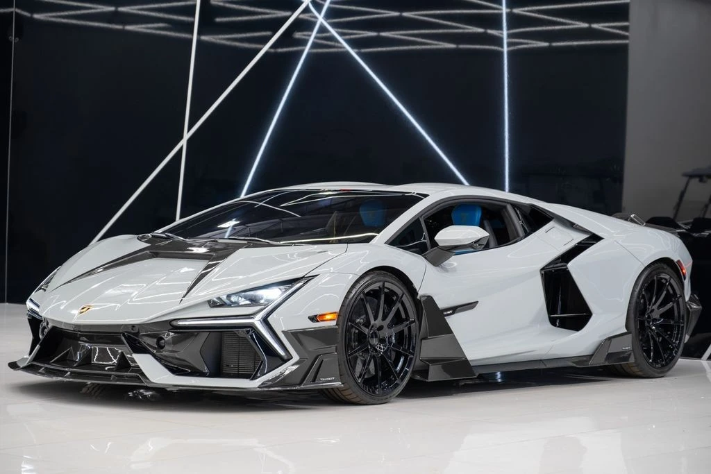 2025 Lamborghini Revuelto - Image 3 of 31