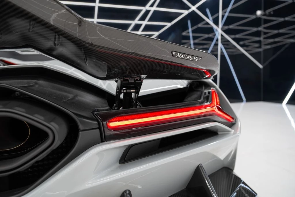 2025 Lamborghini Revuelto - Image 20 of 31
