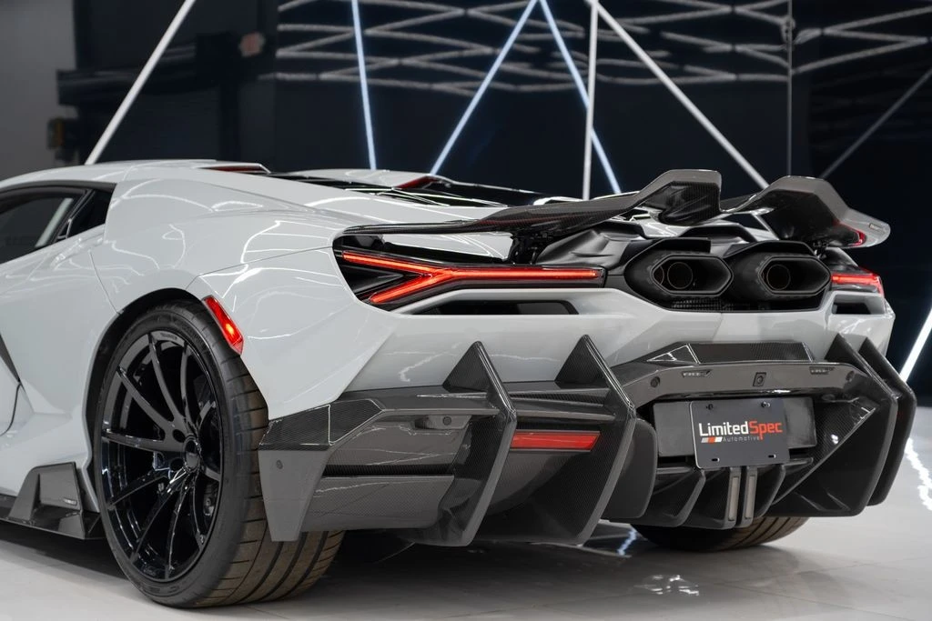 2025 Lamborghini Revuelto - Image 16 of 31