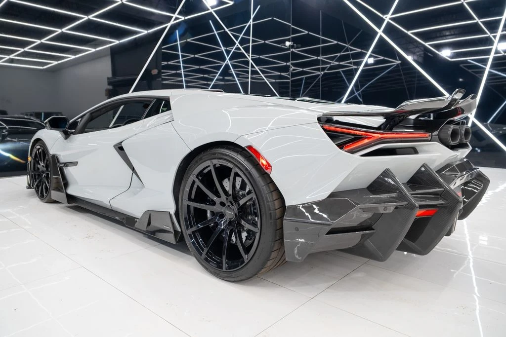 2025 Lamborghini Revuelto - Image 22 of 31