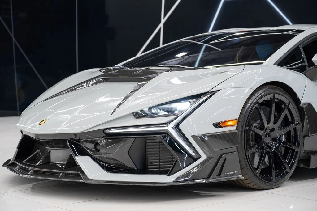 2025 Lamborghini Revuelto - Image 4 of 31