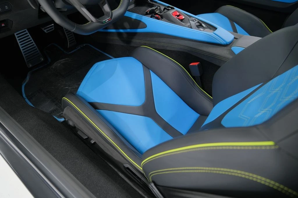 2025 Lamborghini Revuelto - Image 29 of 31