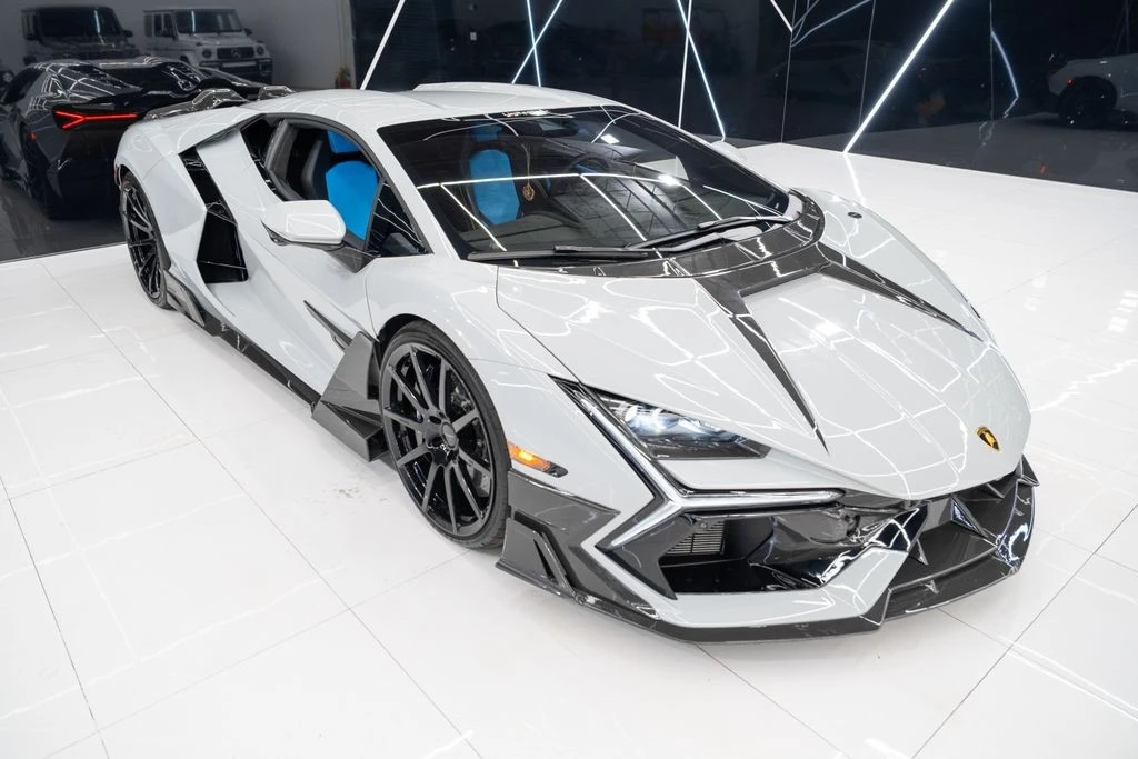 2025 Lamborghini Revuelto - Image 6 of 31