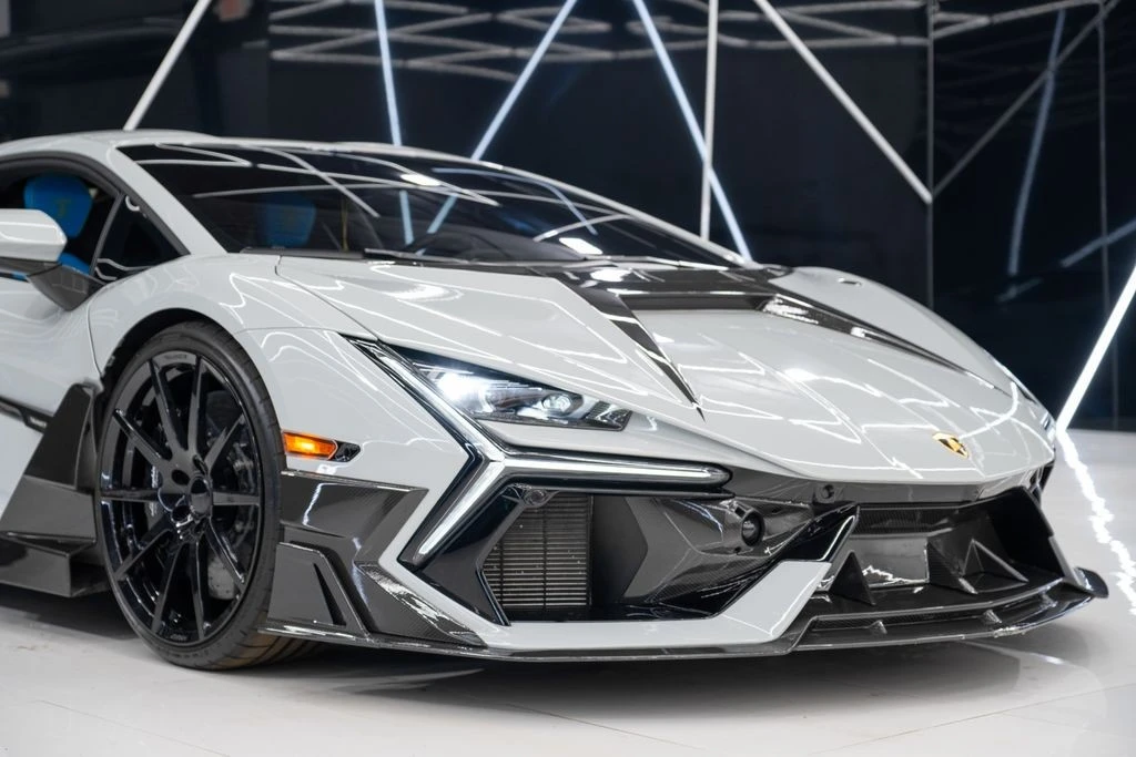 2025 Lamborghini Revuelto - Image 5 of 31